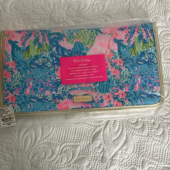 Lilly Pulitzer Travel Organizer in Print Fished My Wish, NWT. - Picture 7 of 7